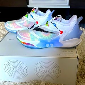 Nike Adapt BB Shoe Version 2.0 Auto Lacing worn 3 times indoor basketball court.